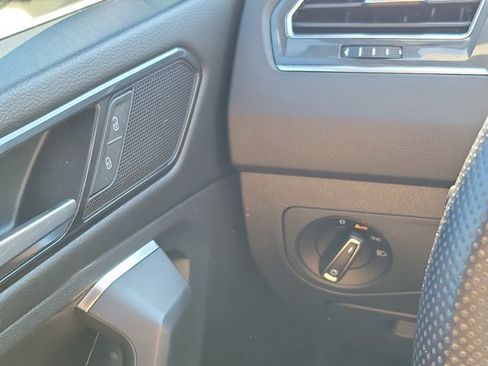 Used 2023 Volkswagen Tiguan SE R-Line image 22