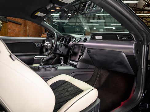 Used 2016 Ford Mustang GT image 19