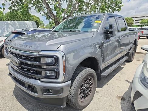 Used 2024 Ford F250 Lariat w/ Black Appearance Package AWD/4WD image 3