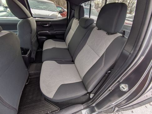 Used 2023 Toyota Tacoma TRD Sport image 17