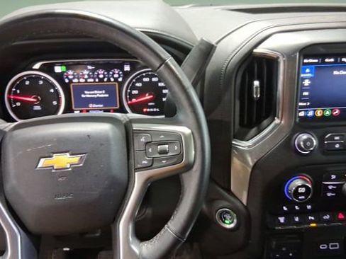 Used 2022 Chevrolet Silverado 3500 LTZ w/ LTZ Convenience Package image 12
