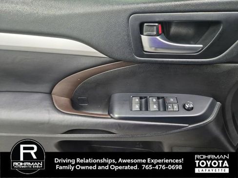 Used 2017 Toyota Highlander XLE image 13