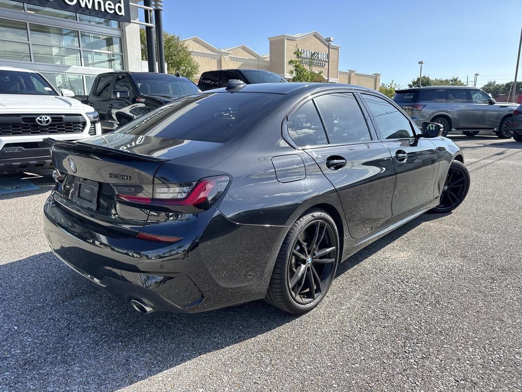Used 2019 BMW 330i Sedan w/ M Sport Package RWD image 7
