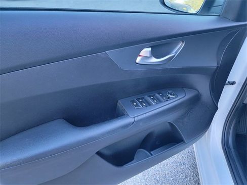 Used 2021 Kia Forte LXS image 8
