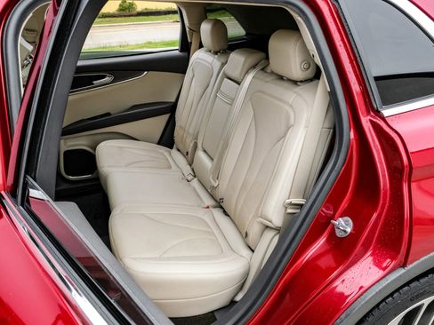 Used 2019 Lincoln Nautilus Reserve image 40