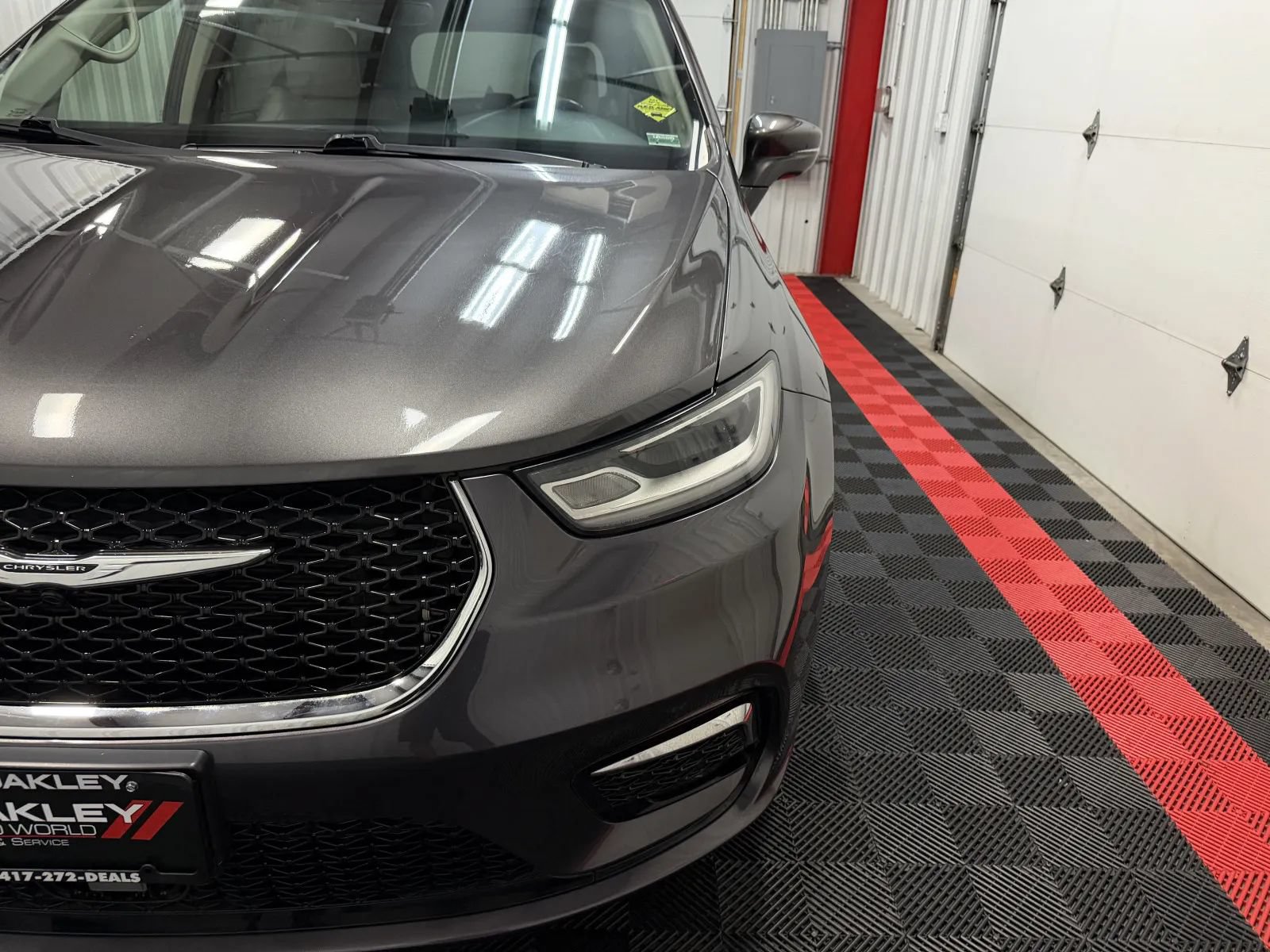 Used 2021 Chrysler Pacifica Touring-L FWD image 9