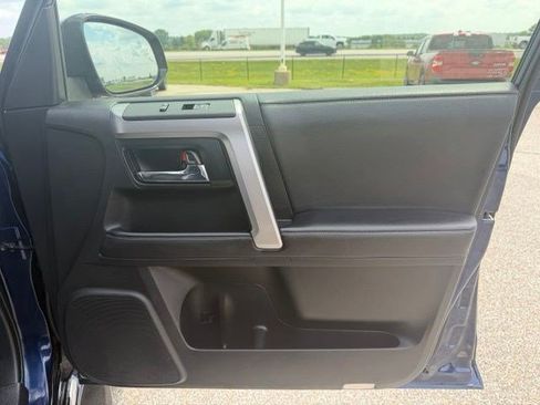 Used 2023 Toyota 4Runner Limited AWD/4WD image 43