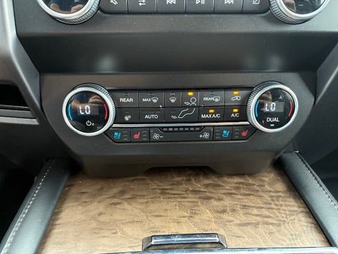 Used 2021 Ford Expedition Platinum AWD/4WD image 29