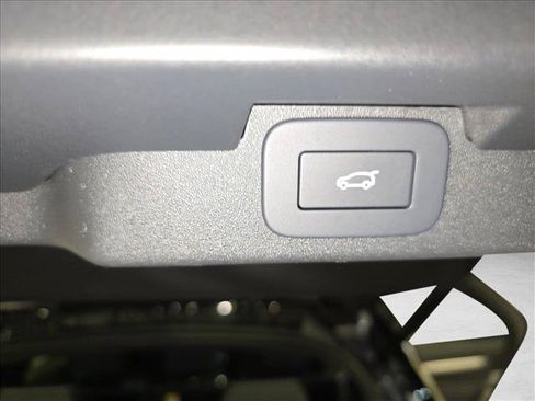 New 2026 Land Rover Discovery Limited Edition AWD/4WD image 14