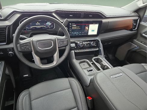 Used 2024 GMC Sierra 3500 Denali w/ Technology Package image 11