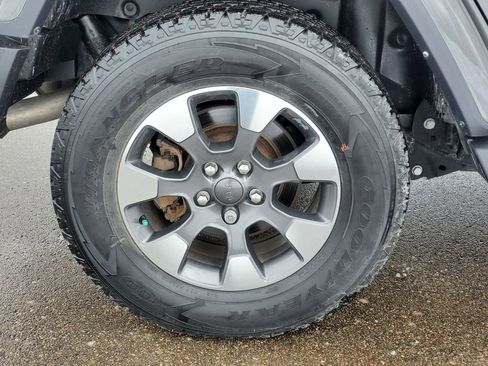 Used 2021 Jeep Wrangler Unlimited Sahara image 5