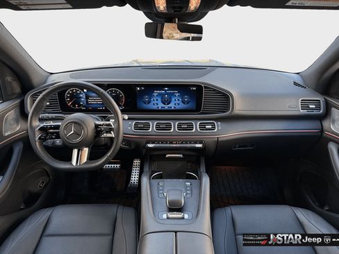 Used 2025 Mercedes-Benz GLS 450 4MATIC w/ AMG Line Exterior image 9