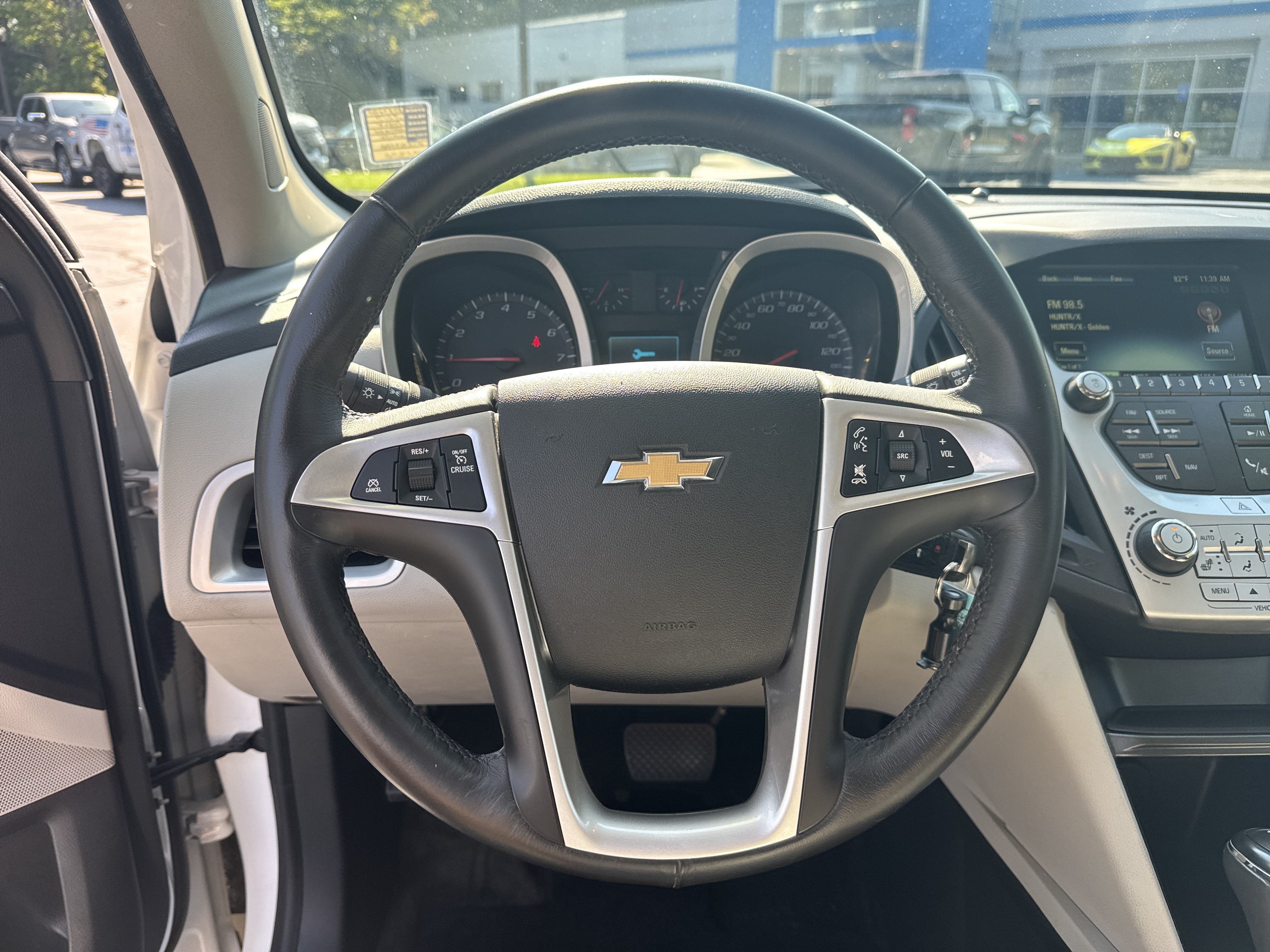 Used 2017 Chevrolet Equinox Premier w/ Enhanced Convenience Package FWD image 22