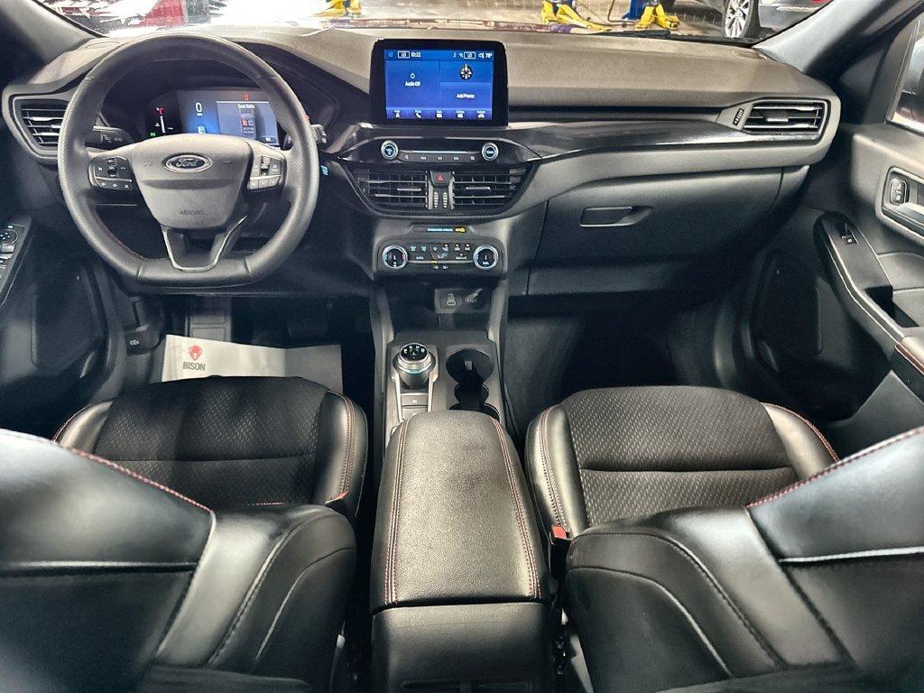 Certified 2025 Ford Escape ST-Line FWD image 25