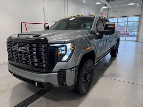 Used 2025 GMC Sierra 2500 Denali Ultimate AWD/4WD image 1