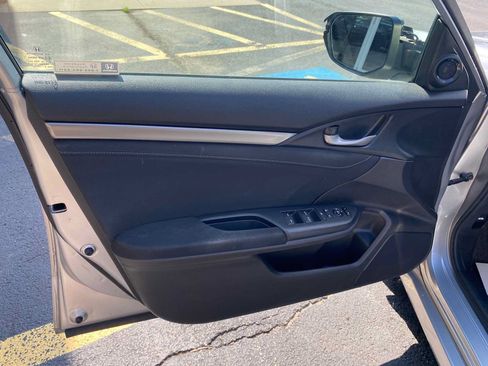 Used 2020 Honda Civic EX image 19