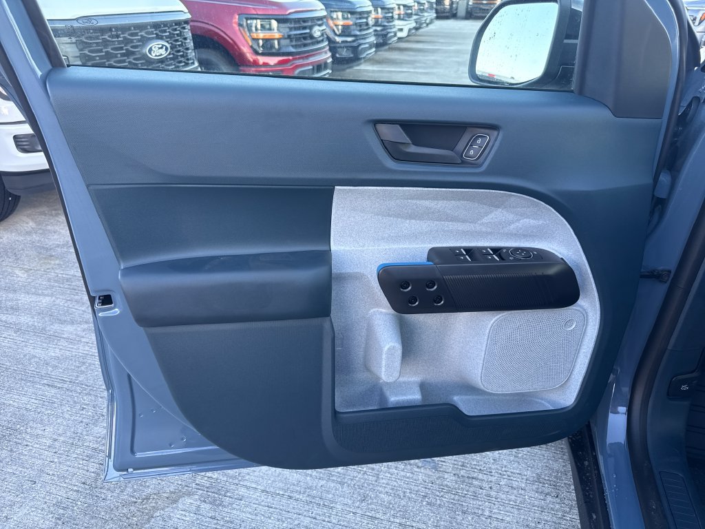 New 2026 Ford Maverick XLT w/ XLT Luxury Package FWD image 16