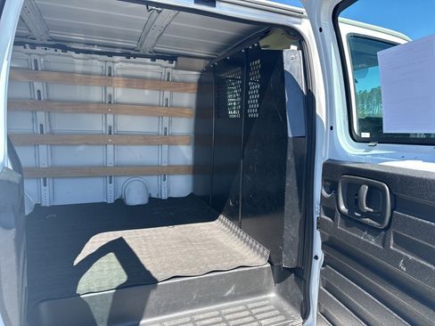 Used 2023 GMC Savana 2500 w/ Driver Convenience Package image 10