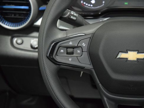 New 2026 Chevrolet Trax LS FWD image 31