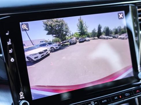 Used 2022 Jeep Grand Wagoneer Series III w/ Flexible Seating Group AWD/4WD image 62