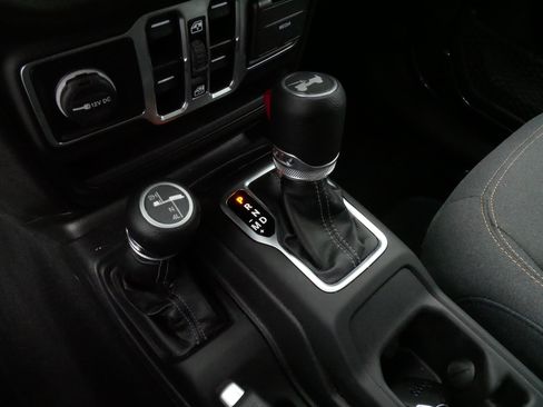 Used 2025 Jeep Wrangler Unlimited Sport AWD/4WD image 24