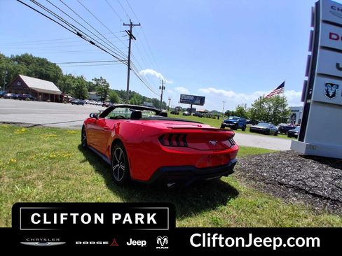Used 2025 Ford Mustang Premium RWD image 31