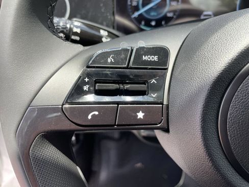 New 2025 Hyundai Elantra Limited image 12