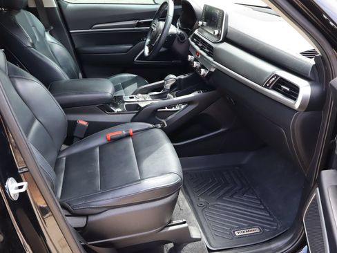 Used 2020 Kia Telluride S FWD image 23