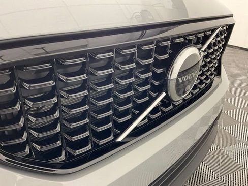 New 2026 Volvo XC40 B5 Plus w/ Protection Package Premier image 9