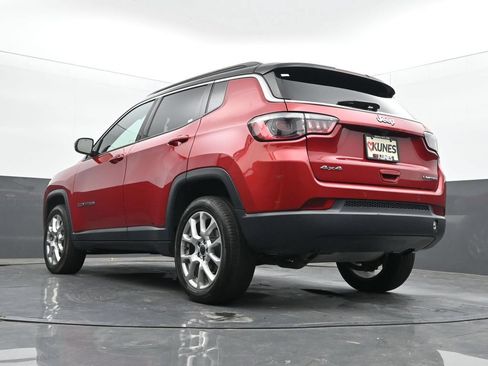 Used 2025 Jeep Compass Limited AWD/4WD image 40