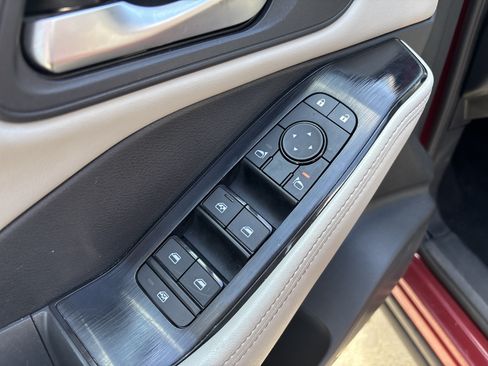Used 2025 Nissan Rogue SV AWD/4WD image 13
