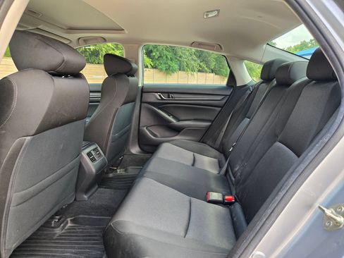 Used 2019 Honda Accord EX image 11