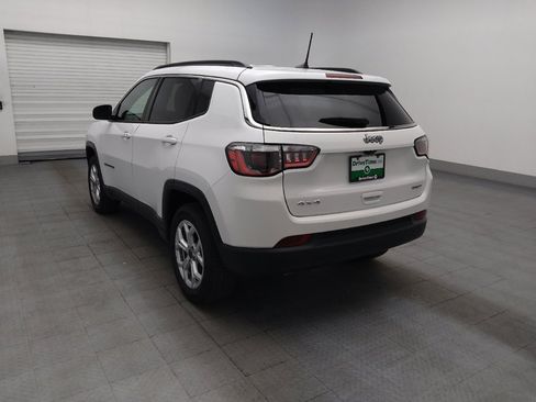 Used 2025 Jeep Compass Latitude AWD/4WD image 5
