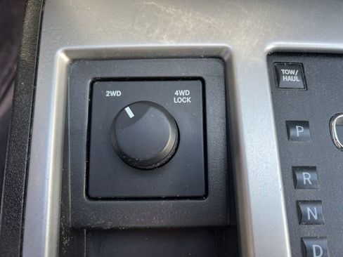 Used 2008 Dodge Nitro SXT image 17