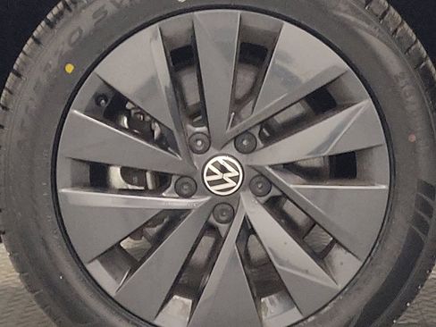 Used 2022 Volkswagen Taos S image 31