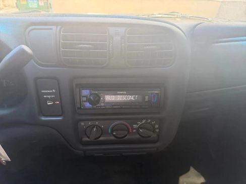 Used 1999 GMC Sonoma SL w/ HD Suspension Pkg RWD image 22