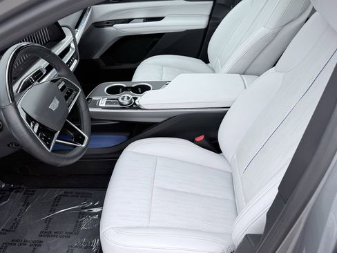 Used 2024 Cadillac Lyriq Luxury image 24