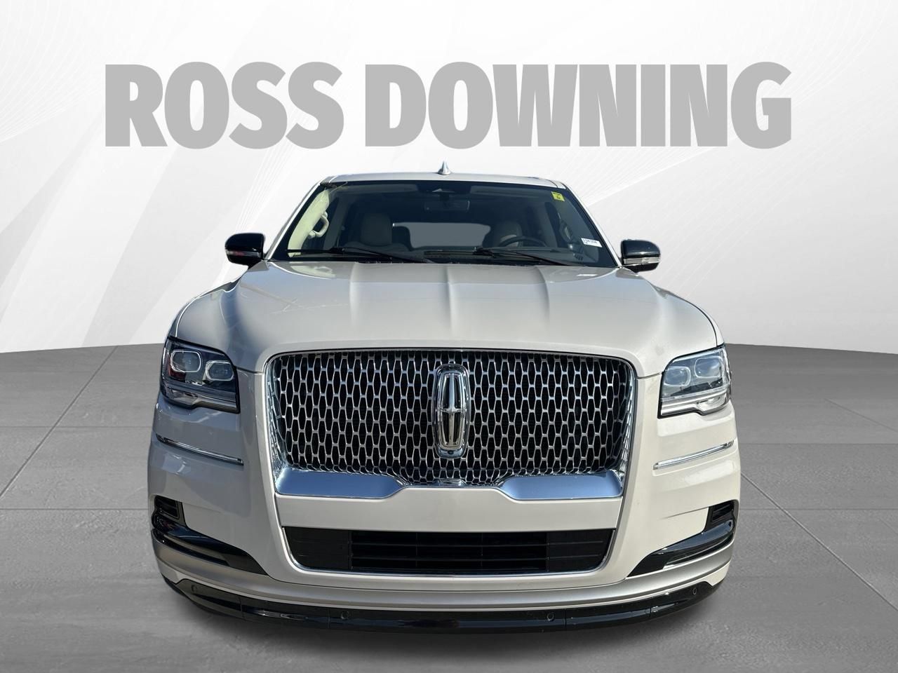 Used 2024 Lincoln Navigator L Reserve AWD/4WD image 2