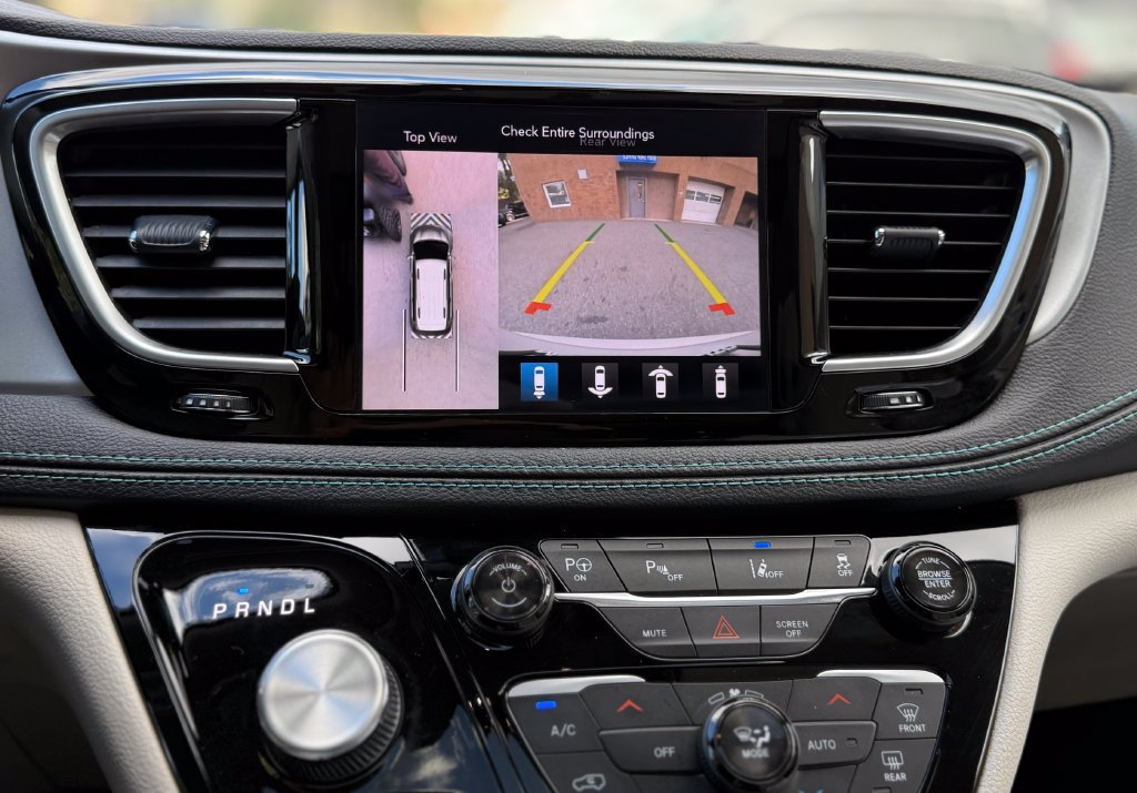 Used 2019 Chrysler Pacifica Limited w/ Advanced Safetytec Group FWD image 35