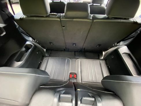 Used 2024 Volkswagen Tiguan SE R-Line FWD image 32