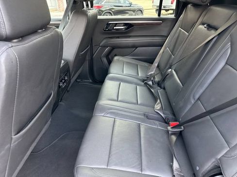 Used 2025 Chevrolet Suburban LT AWD/4WD image 23