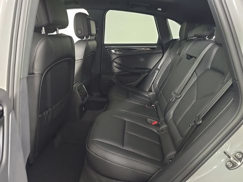 Used 2026 Porsche Macan AWD/4WD image 15