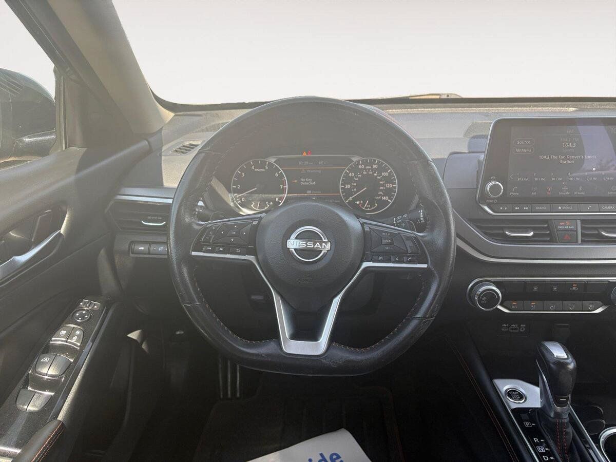 Used 2024 Nissan Altima 2.5 SR FWD image 12