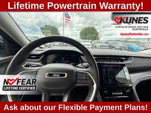 Used 2022 Jeep Grand Cherokee L Limited w/ Trailer Tow Group (B) AWD/4WD image 17