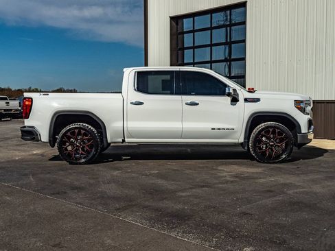 Used 2021 GMC Sierra 1500 SLT w/ X31 Off-Road Package image 2