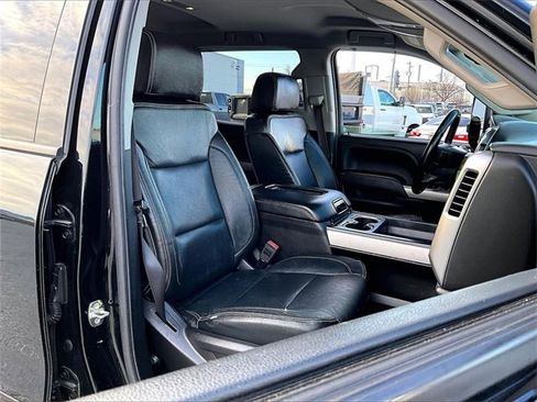 Used 2017 Chevrolet Silverado 2500 LT w/ Midnight Edition image 11
