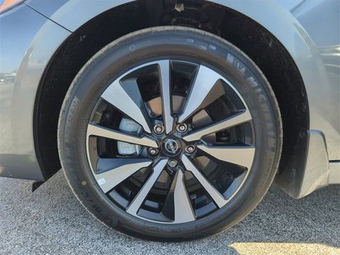 New 2025 Nissan Sentra SV w/ SV Premium Package image 42