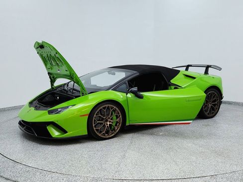 Used 2019 Lamborghini Huracan Performante image 9