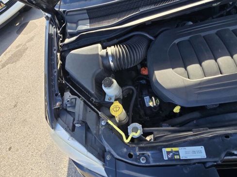 Used 2014 Chrysler Town & Country Touring-L w/ Driver Convenience Group image 54