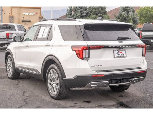 Used 2025 Ford Explorer Active w/ Active Comfort Package AWD/4WD image 5